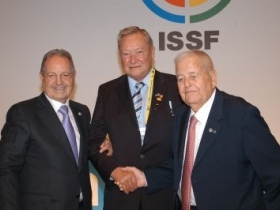 DSB-Präsident Josef Ambacher zum ISSF-Ehrenmitglied ernannt