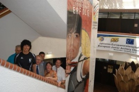 Plakat im Rathaus wirbt für Bogen-EM in Winnenden