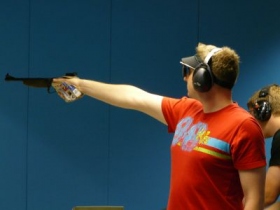 Christian Reitz gewinnt mit der Freien Pistole