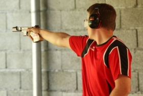 EM-Bronze durch Junior Oliver Geis mit der Schnellfeuerpistole 