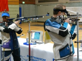 Hubertus Elsen gewinnt Titel mit dem Luftgewehr im Stechen