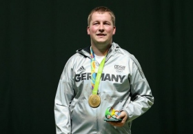 Christian Reitz holt drittes Gold mit der Schnellfeuerpistole