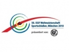 Erfolgreiche deutsche Schützen tragen ISSF-Fahne