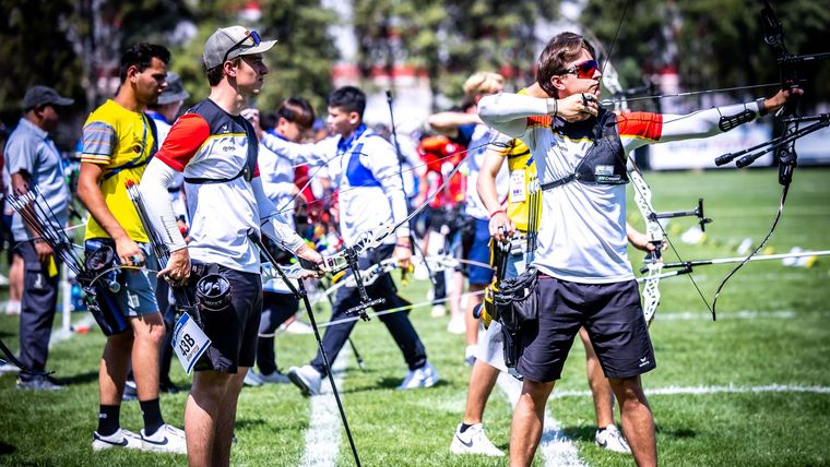 Foto: World Archery / Moritz Wieser (rechts) und Jonathan Vetter sind zwei Anwärter für das WM-Team.