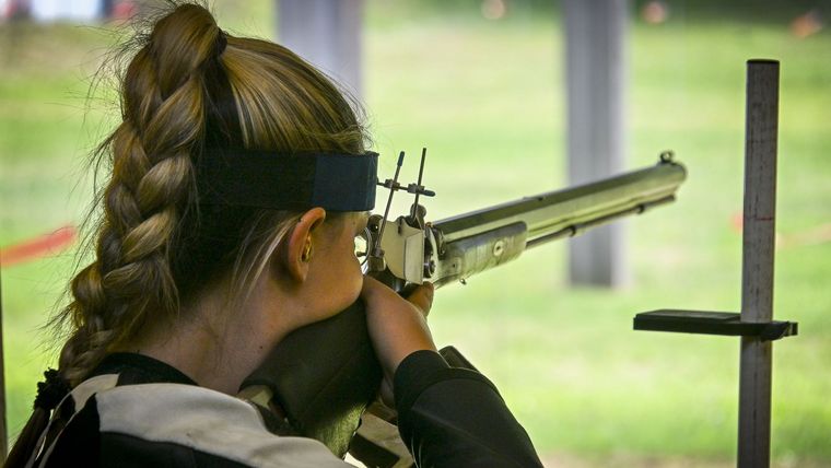Foto: Eckhard Frerichs / Kiara Baumhakl sicherte sich in ihrer Lieblingsdisziplin, dem Perkussionsgewehr, den DM-Titel bei den Frauen.
