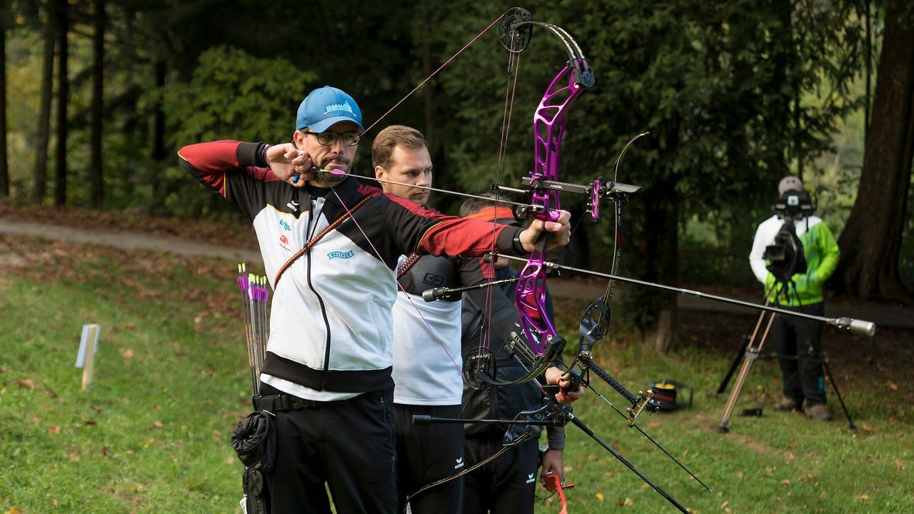 Foto: World Archery Europe / Florian Stadler erzielte gemeinsam mit seinen Teamkollegen Michael Meyer und Karsten Sprenger den Team-Europameistertitel.