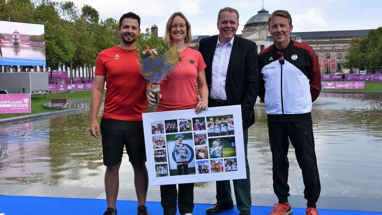 Foto: Eckhard Frerichs / Lisa Unruh wurde auf der DM Bogen geehrt und verabschiedet