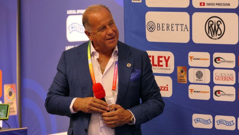 Foto: DSB / ISSF-Präsident Luciano Rossi wird bei der WM-Eröffnungsfeier am 17. Juni und am ersten Wettkampftag der WM am 18. Juni in Suhl sein. Foto: DSB / ISSF-Präsident Luciano Rossi wird bei der WM-Eröffnungsfeier am 17. Juni und am ersten Wettkampftag der WM am 18. Juni in Suhl sein.
