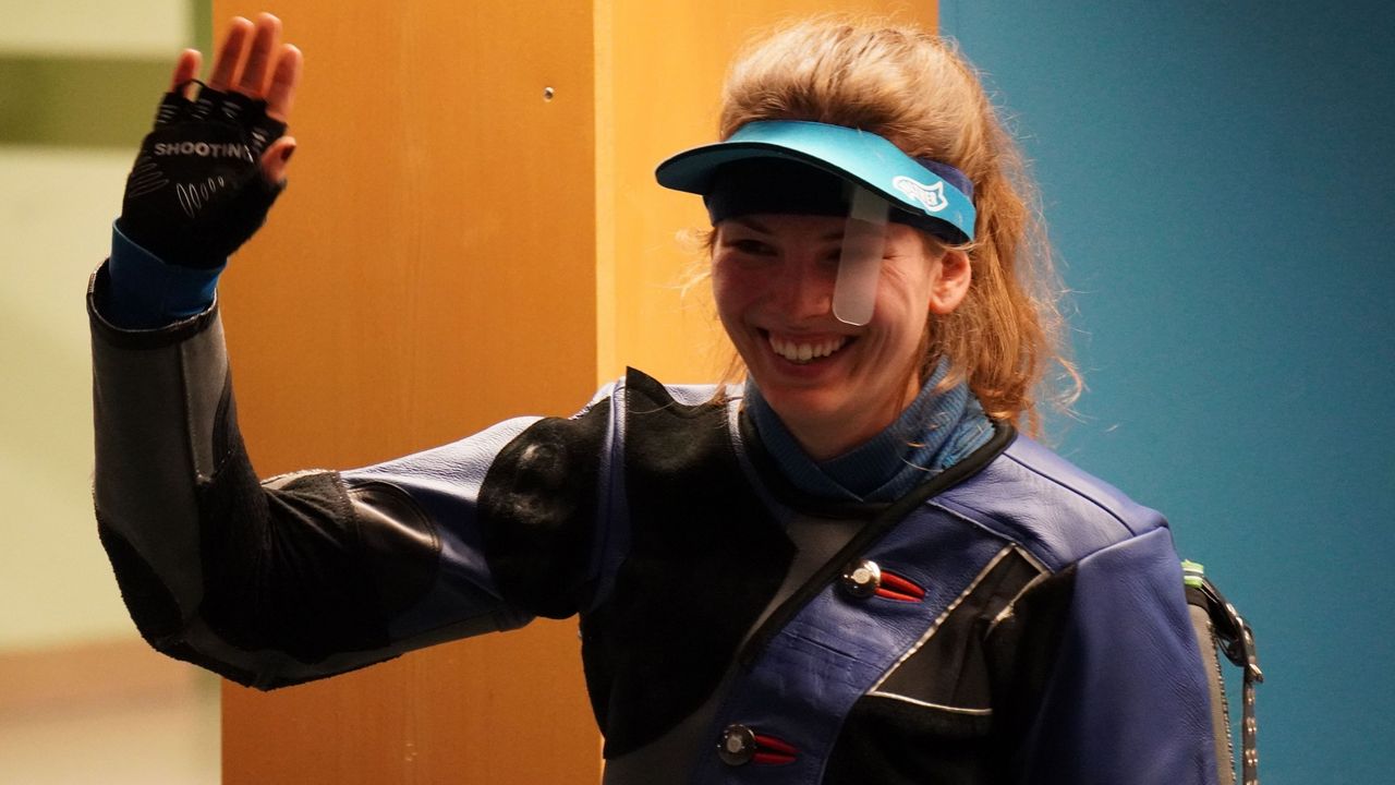 Foto: DSB / Josephine Glogger-Hönle gewinnt Gold mit dem Luftgewehr - völlig überraschend und zum ersten Mal.