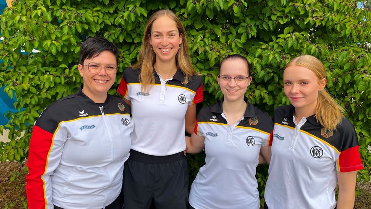 Foto: DSB / Das voraussichtliche Gewehrteam der Frauen für die WM, v.l.: Lisa Grub, Anna Janßen, Larissa Wegner und Nele Stark. Es fehlt Hannah Bühlmeyer.