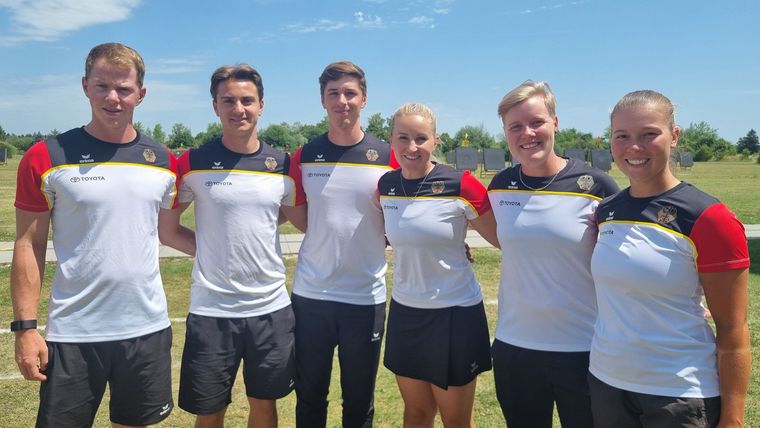 Foto: DSB / Das WM-Team Recurvebogen, das in Madrid an den Start geht v.l.: Mathias Kramer, Moritz Wieser, Jonathan Vetter, Katharina Bauer, Michelle Kroppen und Elina Idensen.