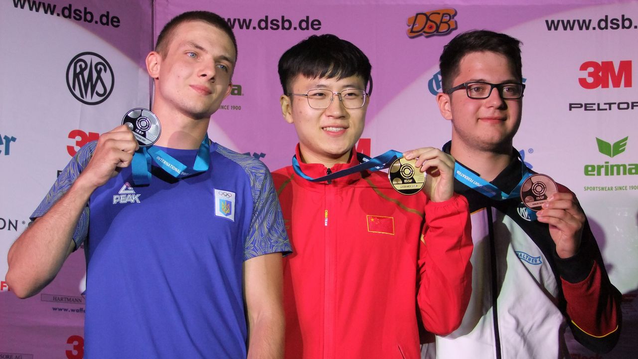 Foto: Michael Eisert / Florian Peter sichert sich die zweite Medaille im Wettbewerb 25 Meter Pistole.