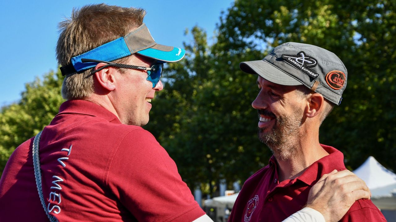 Foto: Eckhard Frerichs / Lieferten sich ein packendes Duell: Henning Lüpkemann und Marcus Laube (rechts).