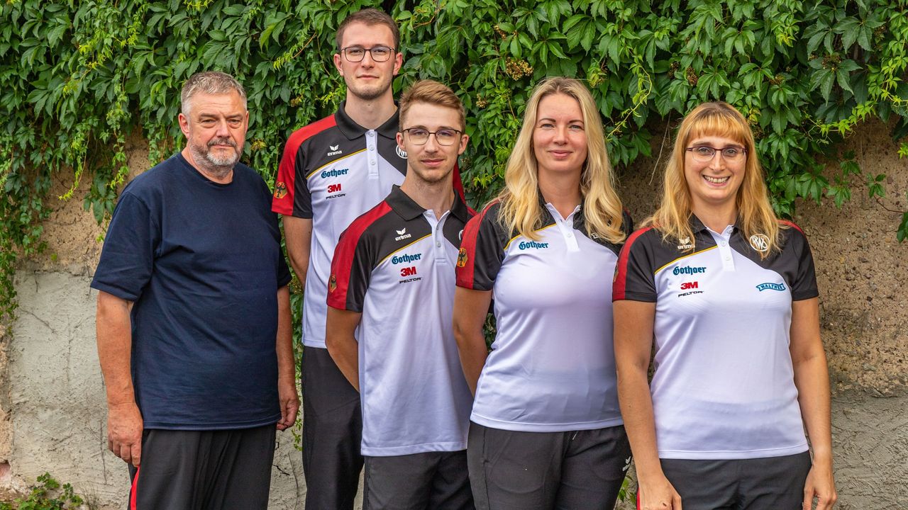 Foto: Vogelbacher / Das deutsche Team für die WM Laufende Scheibe v.l. Thomas Pfeffer, Julian Gebauer, Kris Grossheim, Julie Kirr und Daniela Vogelbacher