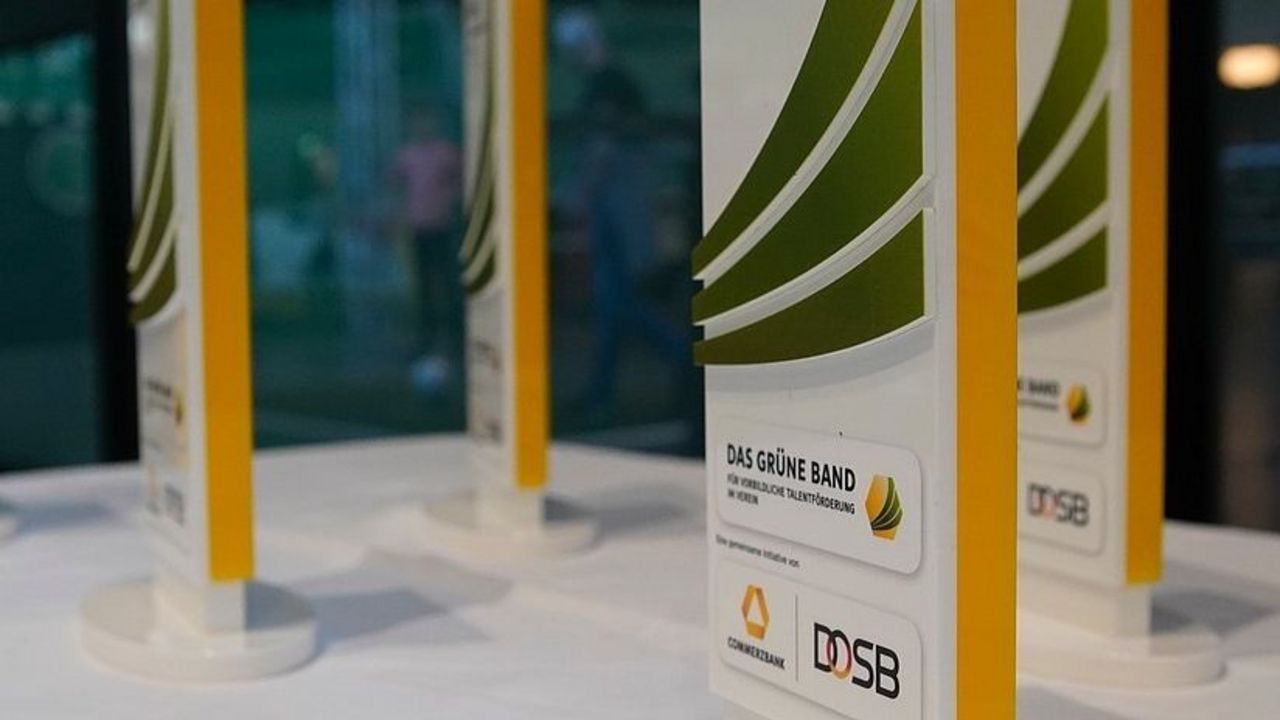 Foto: DOSB / Zum mittlerweile 35. Mal schreiben der DOSB und die Commerzbank das "Grüne Band" aus.