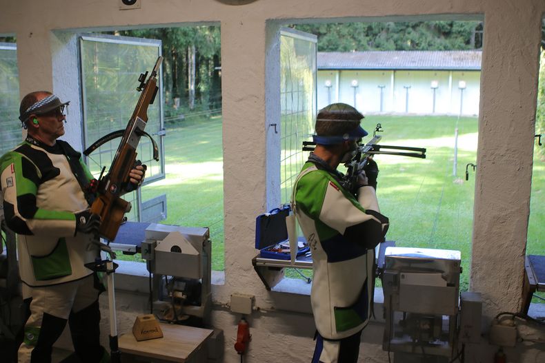 Foto: BSSB / Die zweite Disziplin bei der DM Armbrust nat. trad. ist das Schießen auf die 30m entfernten Scheiben.