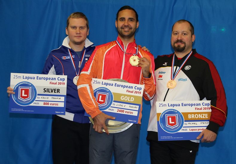 Foto: ESC / Stephan Trippel sorgte mit Zentralfeuer-Bronze für die ersehnte Medaille bei den Pistolenschützen. Foto: ESC / Stephan Trippel sorgte mit Zentralfeuer-Bronze für die ersehnte Medaille bei den Pistolenschützen.