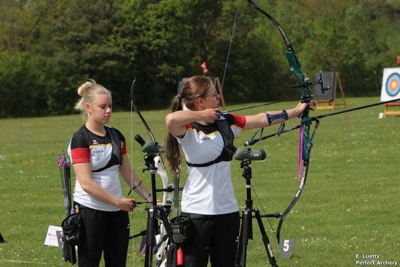 Foto: Erik Lüttmerding / Melina Koepper (rechts) gewann vor Mathilda Werner die WM-Qualifikation der Kadettinnen.