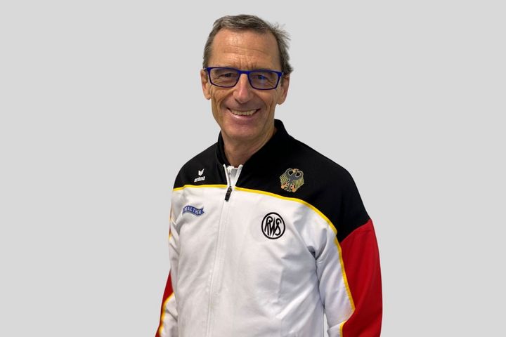 Helmut Hoffmann - Gewehr (NK)