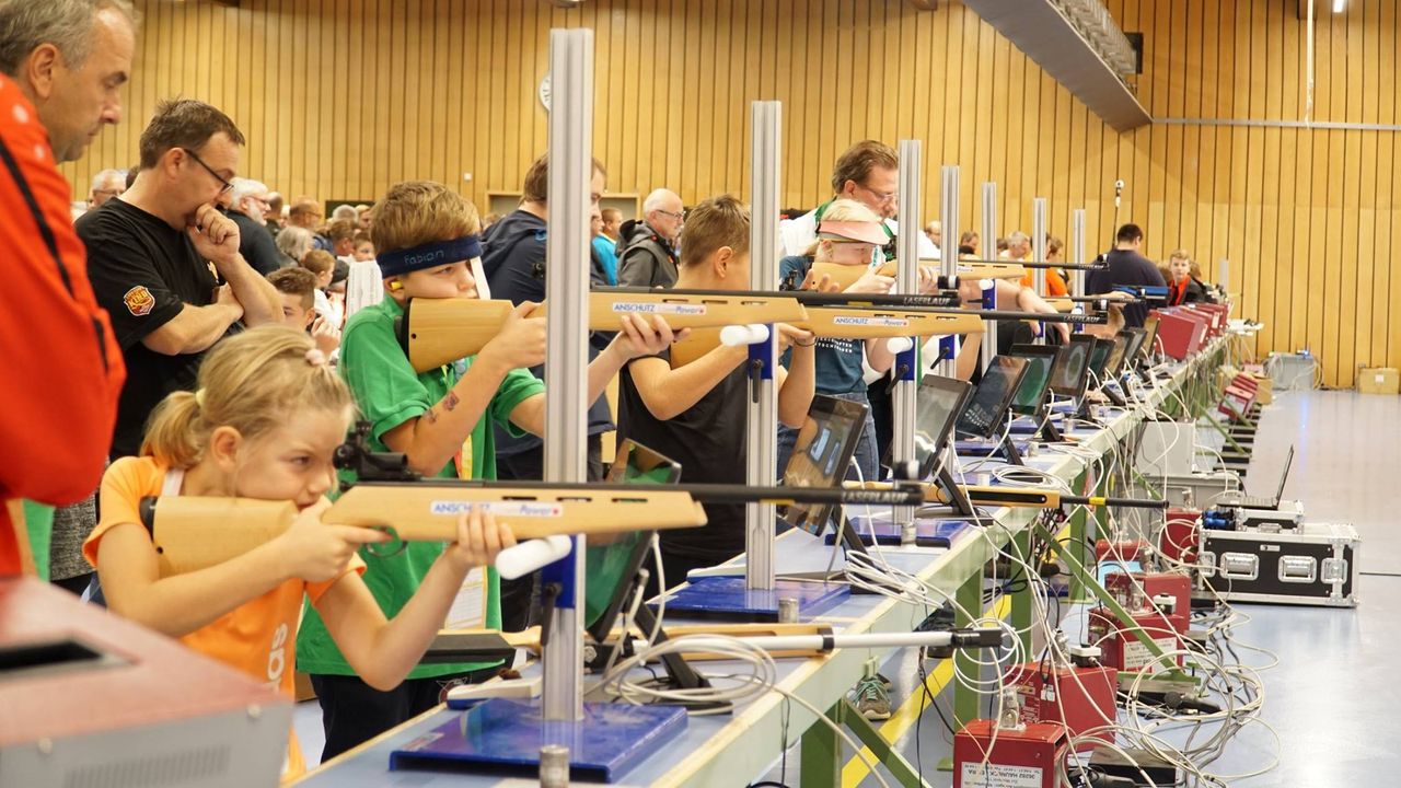 Foto: DSJ / Das Lichtschießen ermöglicht Kindern, bereits im Alter von sechs bis elf Jahren mit dem Schießsport zu beginnen.