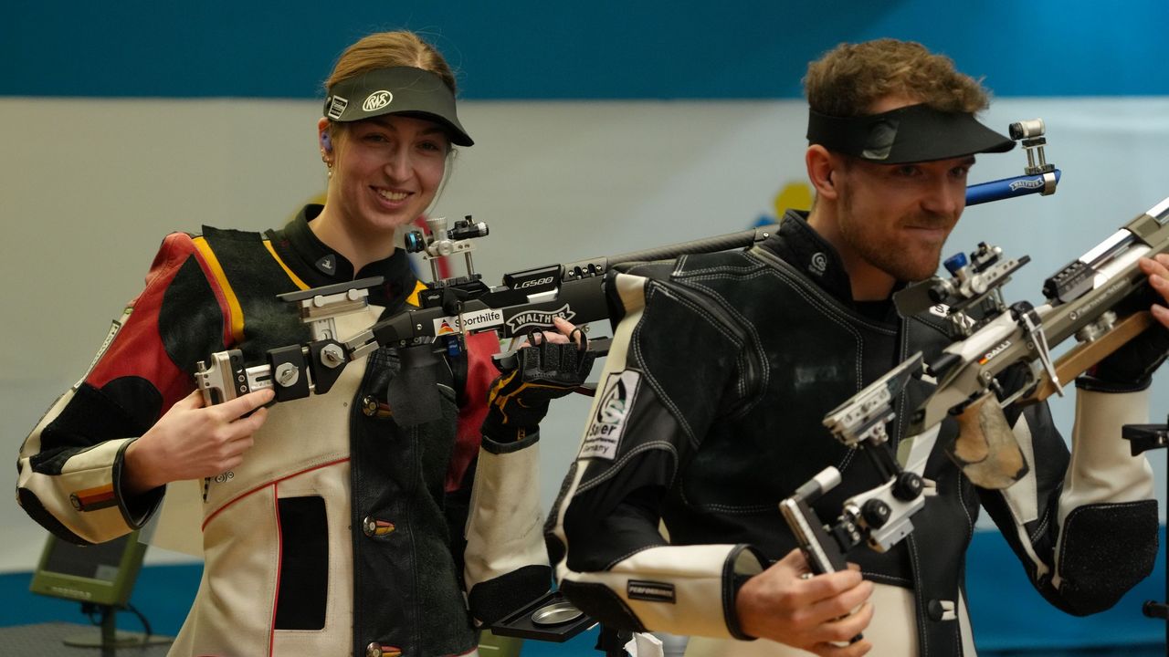 Foto: ISSF / Nach Mixed-Gold beim Weltcup in Granada wollen Anna Janßen und Maximilian Dallinger bei der EM in Györ auch wieder Grund zum Strahlen haben.