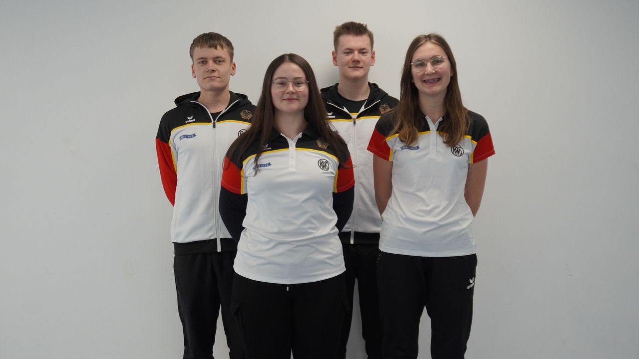 Foto: DSB / Theodor Findeisen, Lucy Wernecke, Anakin Sarrach und Eva Greimel (v.l.) treten bei der EM in der U16 bzw. U18 an. Auf dem Foto fehlt Lina Karsch.