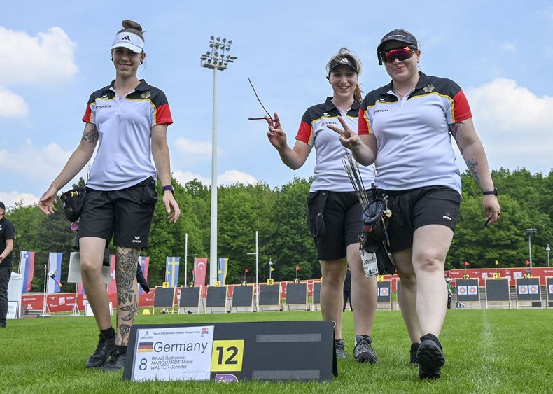 Foto: Eckhard Frerichs / Zeigten einen guten Auftritt in Essen: Die Compounderinnen Marie Marquardt, Katharina Raab und Jennifer Walter (v.l.).