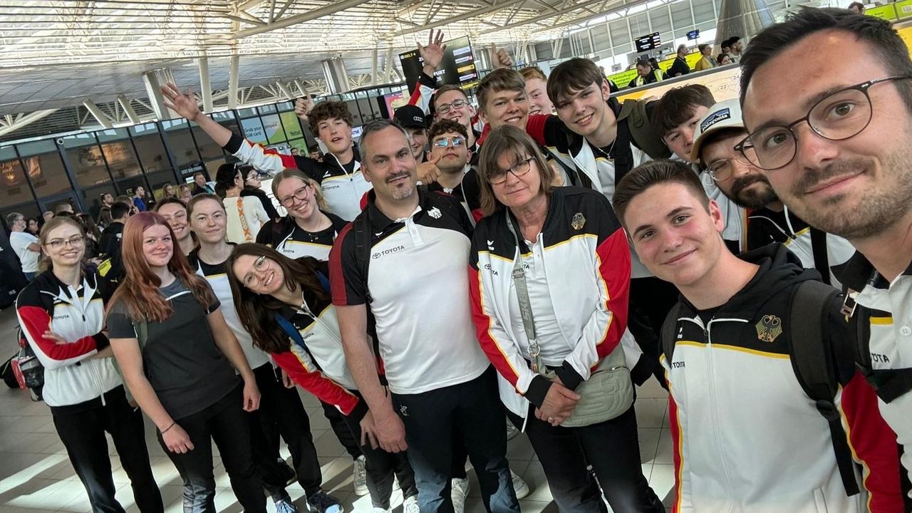 Foto: DSB / Selfie vom Bogen-Team für den Youth Cup in Sofia.