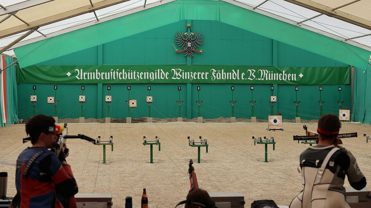 Foto: BSSB / Im Schützenzelt beim Oktoberfest werden die Titelträger über 30m ausgeschossen.