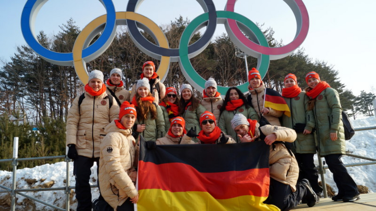 Foto: DOA / Einmal die Olympischen Spiele hautnah erleben?! Das deutsche olympische Jugendlager - auf dem Bild Teilnehmer im koreanischen PyeongChang 2018 - macht es möglich.