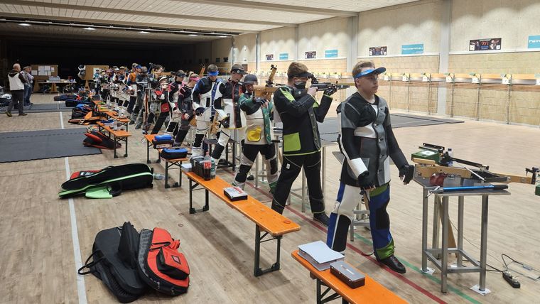 Foto: DSB / Bei der Sichtung Armbrust 10m herrschte ein großer Andrang im Landesleistungszentrum in Frankfurt-Schwanheim.