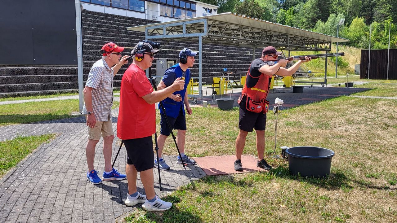 Foto: DSB / Die Flintenschützen kamen in den Genuss der Betreuung durch Bundestrainer Axel Krämer und Trainingswissenschaftler Eberhard Nixdorf.