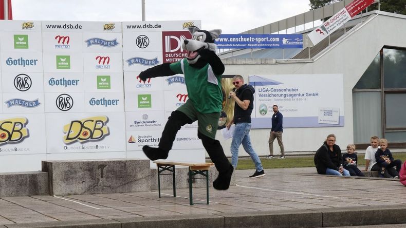 Foto: Margrit Kunde / Die Maskottchen, hier Bayerns Guschu, mussten einiges leisten.