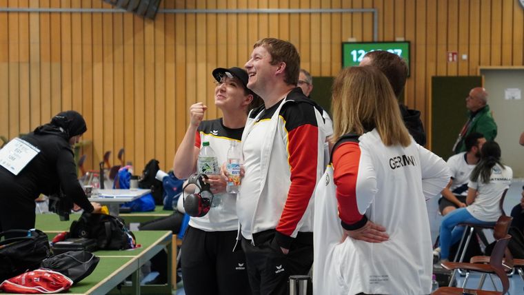 Foto: DSB / Zufrieden mit dem Ergebnis! Doreen Vennekamp, Christian Reitz und Bundestrainerin Claudia Verdicchio-Krause.