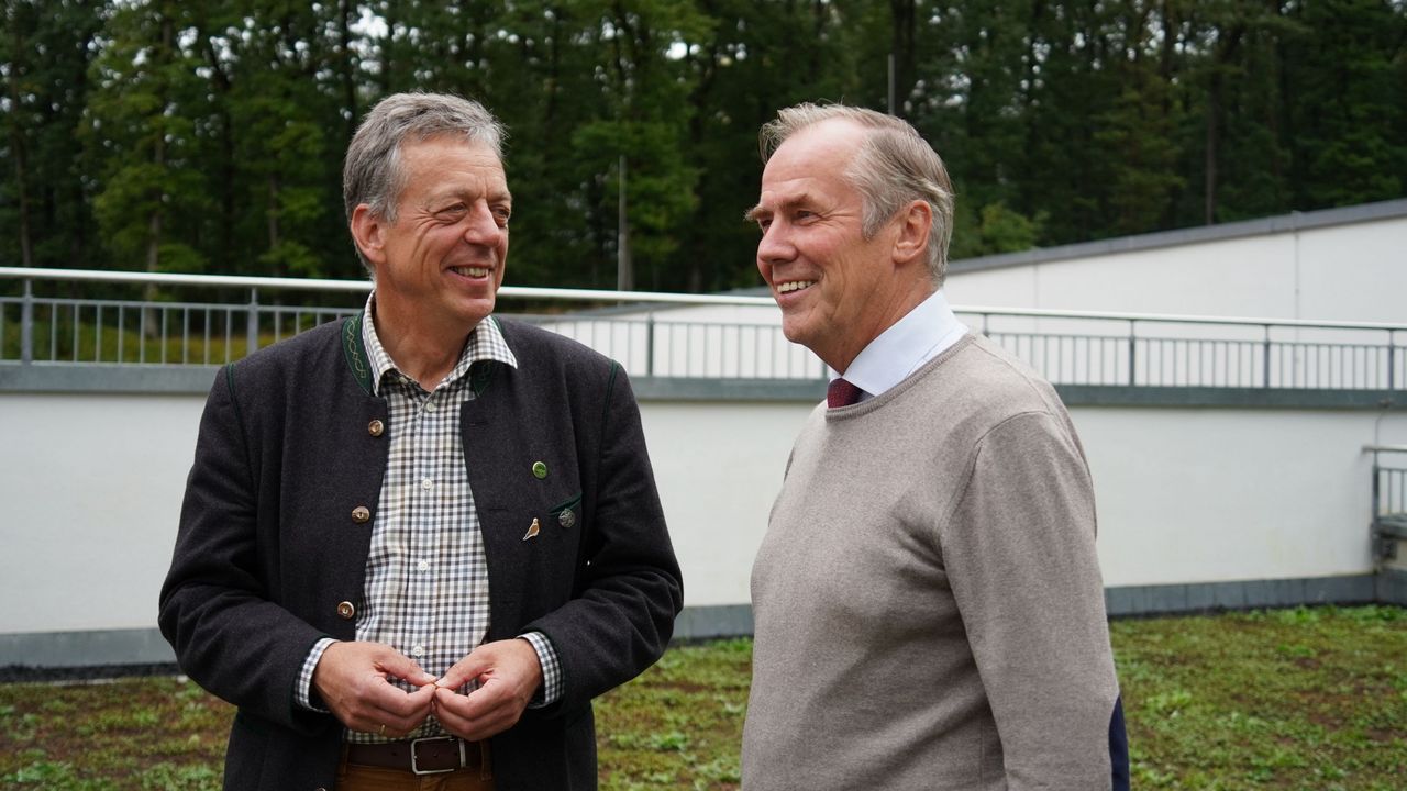 Foto: DSB / Im guten Austausch: DJV-Präsident Helmut Dammann-Tamke und DSB-Präsident Hans-Heinrich von Schönfels.