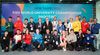 Foto: FISU / Vor den Wettkämpfen trafen sich die Ausrichter und Veranstalter mit Sportlerinnen und Sportlern aus den 19 teilnehmenden Ländern. In gelber Montur ist Alexander Karl zu sehen.