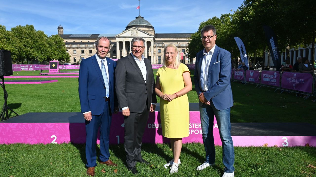 Foto: Eckhard Frerichs / v.l. DSB-Präsident Hans-Heinrich von Schönfels konnte mit Oberbürgermeister Gert-Uwe Mende, Hessens Sportministerin Diana Stolz und DOSB-Präsident Thomas Weikert hochkarätige Ehrengäste begrüßen.