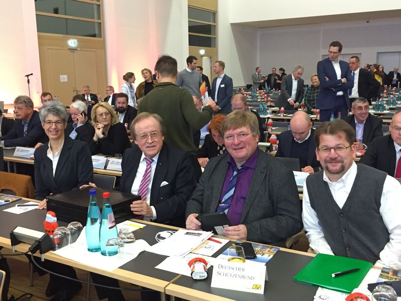 Foto: DSB / Die DSB-Delegation beim DOSB mit v.l. Tanja Frank, Hans Bröer, Gerd Hamm und Lars Bathke.