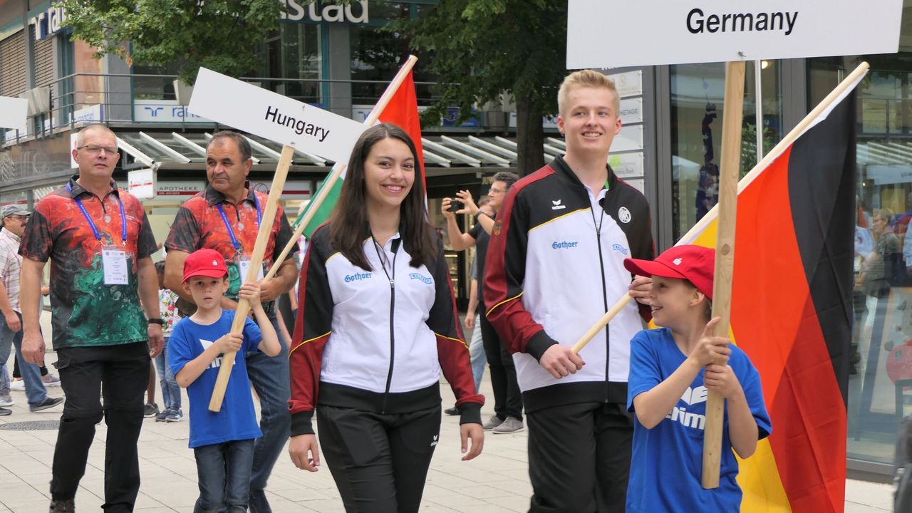 Foto: DSB / Kiara Baumhakl und Kilian Fichtl waren die deutschen Repräsentanten beim "Marsch der Nationen".