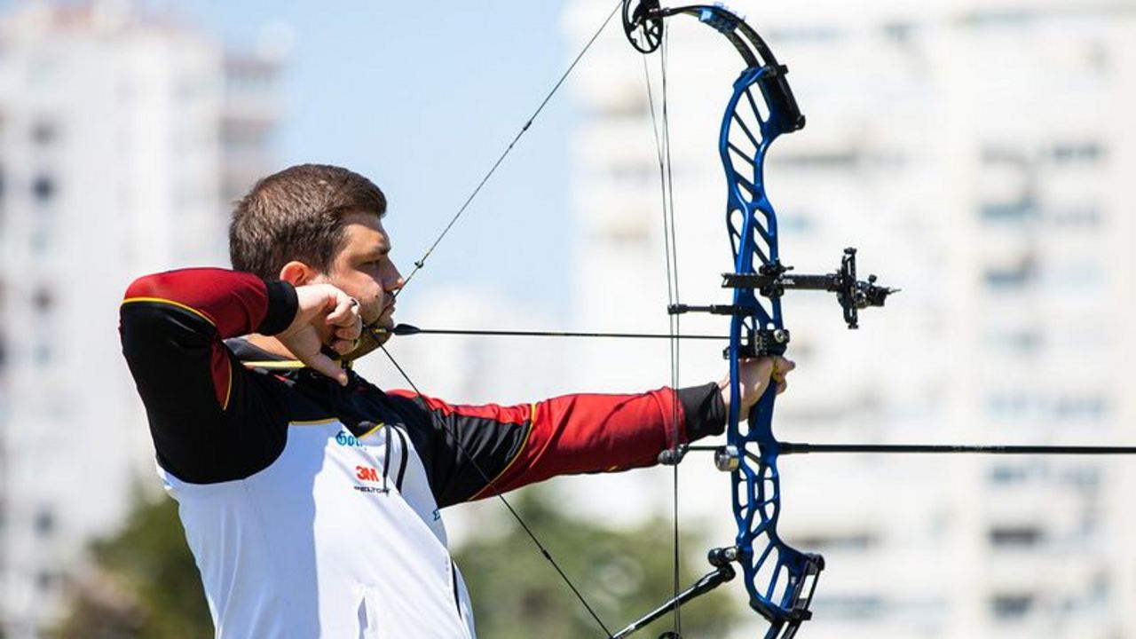 Foto: World Archery / Tim Krippendorf belohnte sich bei seinem ersten internationalen Auftritt gleich mit Silber.