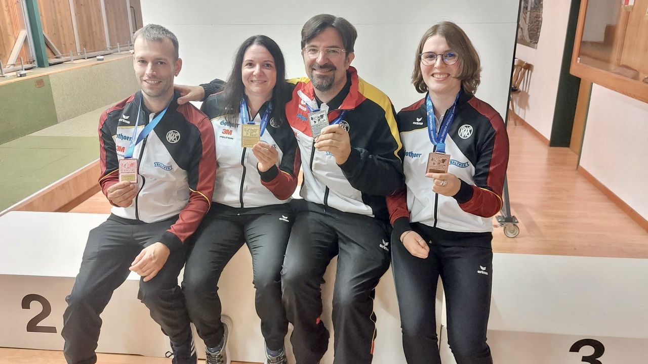 Foto: DSB / Die DSB-Medaillengewinner in Will: Stefan Reichhuber, Sandra Reimann, Christian Dressel und Jolanda Prinz.