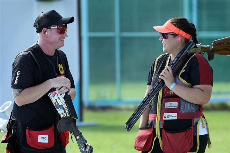 Foto: ISSF / Gut drauf und hoffnungsvoll: Andreas Löw und Kathrin Murche.