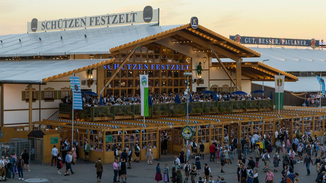 Bildquelle Schützenfestzelt: Stefan Kammler, Wiesnkini.de