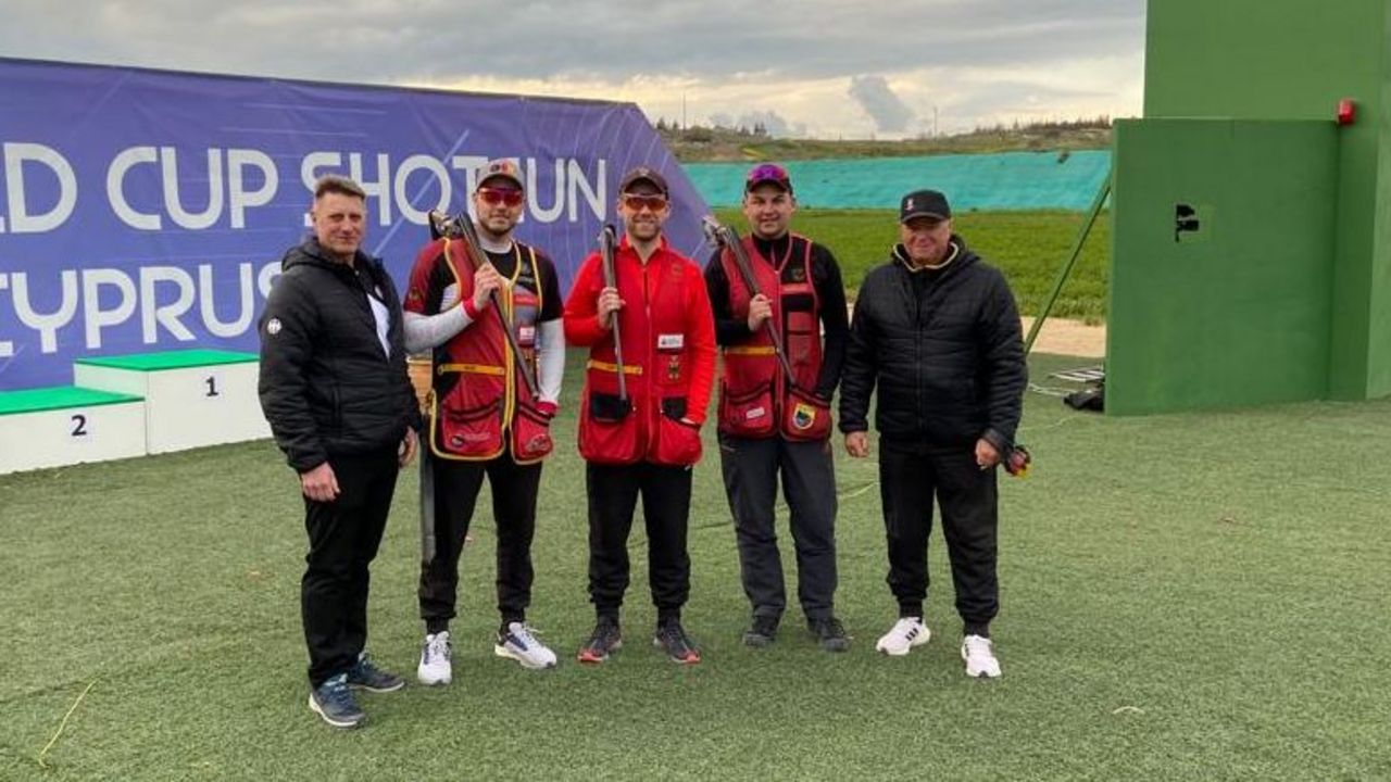 Foto: DSB / Das Bronzeteam von Nikosia v.l.: Co-Trainer Jürgen Raabe, Vincent Haaga, Felix Haase, Sven Korte und Bundestrainer Axel Krämer.