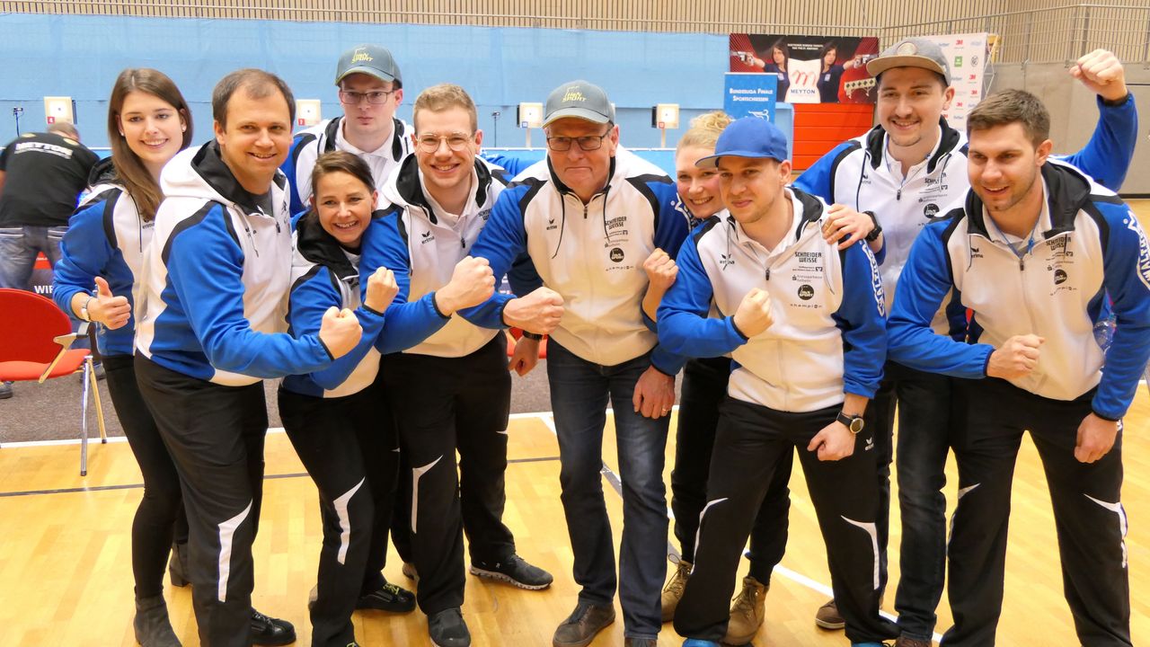 Foto: DSB / Jubel über den Einzug in das Goldfinale beim Bundesligafinale: Das Pistolenteam des SV Kelheim-Gmünd.