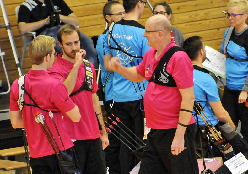 Foto: Manfred Mohr / Jubel beim Trio des SV Dauelsen über die vorzeitige Qualifikation für das Bundesligafinale.