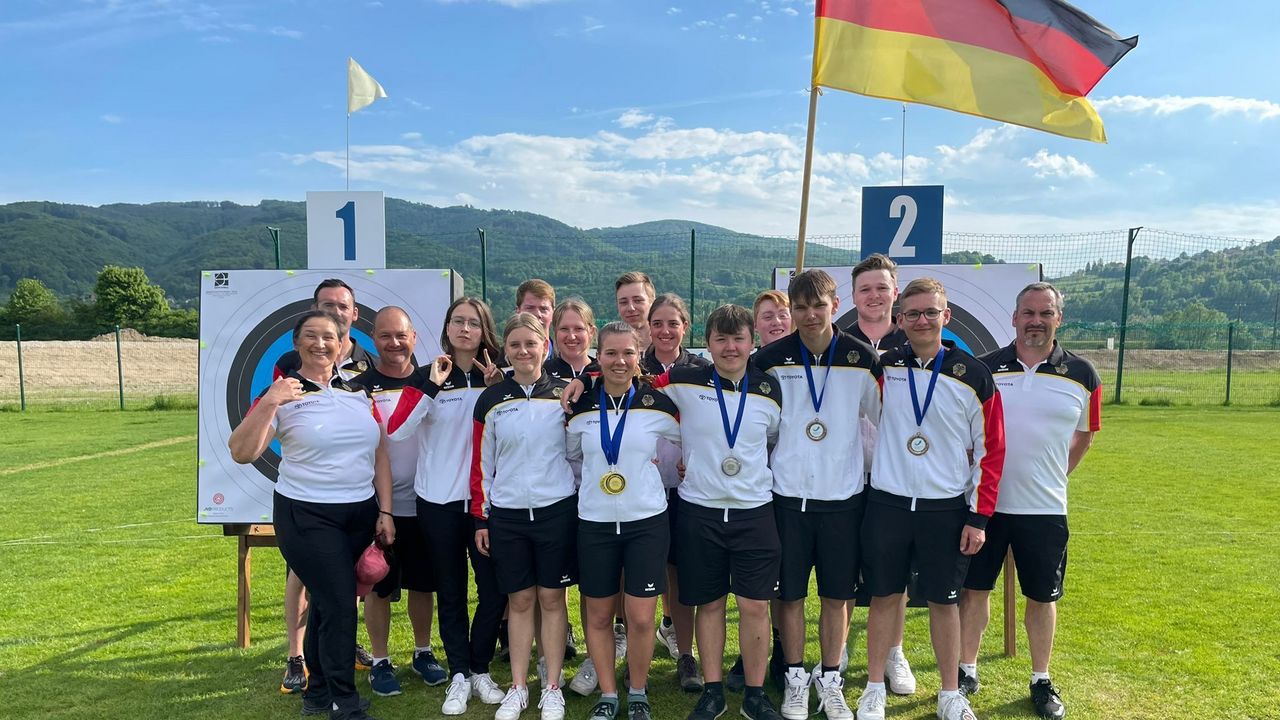 Foto: DSB / Das deutsche Jugend-Bogenteam in Catez/SLO