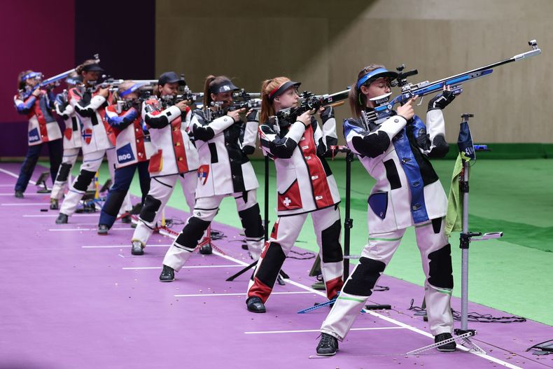 Foto: Picture Alliance / Acht Weltklasse-Athletinnen im Finale, unter ihnen Jolyn Beer (vierte von rechts).