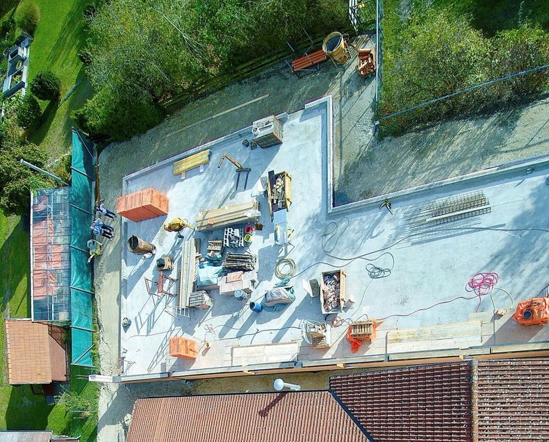 Bild: Susanne Bley / Erleichterung bei der SG Mößling: Endlich darf am neuen Vereinsheim weitergebaut werden. Bild: Susanne Bley / Erleichterung bei der SG Mößling: Endlich darf am neuen Vereinsheim weitergebaut werden.