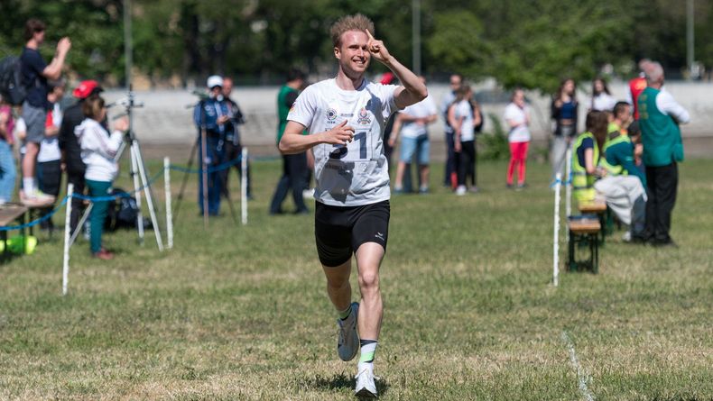 Foto: Britta Kußmaul / Luca Göhmann hätte sicherlich nichts dagegen, im Ziel von Bellinzona erneut diese Sieger-Jubelgeste zu machen. Foto: Britta Kußmaul / Luca Göhmann hätte sicherlich nichts dagegen, im Ziel von Bellinzona erneut diese Sieger-Jubelgeste zu machen.